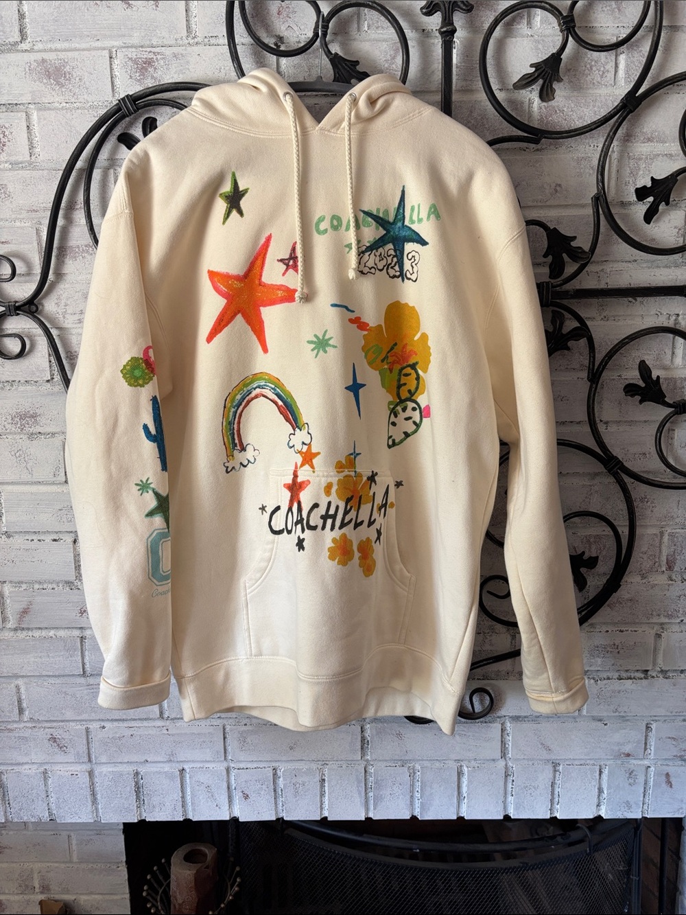 Coachella 2023 Graphic Cream Hoodie with Colorful Stars & Rainbow